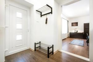 Simor Apartments 59 spacious home central location