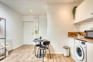 Appartements Le Factory - Studio contemporain - Proche metro B : photos des chambres