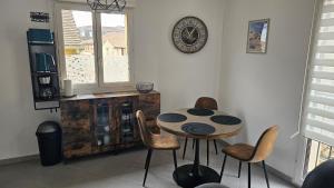 Appartements Le Chic en Ville Centre historique, climatise, wifi, Parking sous-sol inclus : photos des chambres