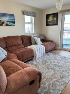 Portrush West Strand, Seaviews, 2 balconies sleeps 6