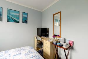 Bed & Breakfast Only - not 24 hour lodging - Truro, Cornwall - free parking