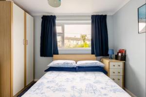Bed & Breakfast Only - not 24 hour lodging - Truro, Cornwall - free parking