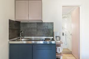 Rhoe Seaside Apartments