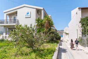 Rhoe Seaside Apartments