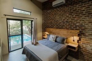Afri Villa Stays - Luxury Bush Villa Bird