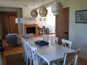 Maisons de vacances Maison independante avec jardin et acces direct a la plage - FR-1-418-20 : photos des chambres