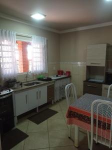 Linda Chácara com piscina