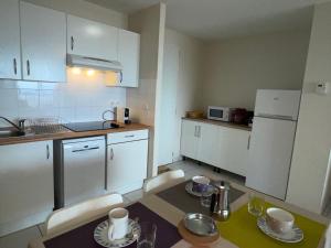 Appartement T2 avec terrasse vue océan, box privé - FR-1-379-170