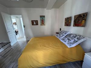 Appartements Superbe appart renove vue sur Meuse Miss Africa : photos des chambres