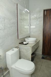 Voyagers Cottage - 05 Mins from Mall Road # Own Parking # Mountain View Rooms