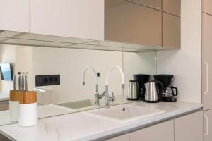 Seaside Luxury Apartment Tanita