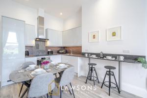 Modern 3-Bed Apartment Near Southsea Beach