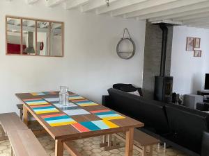 Maisons de vacances Au calme dans le bourg de Portbail : photos des chambres