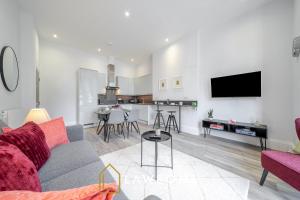 Modern 3-Bed Apartment Near Southsea Beach