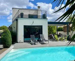 Bassin d 'Arcachon House with heated pool - Однж