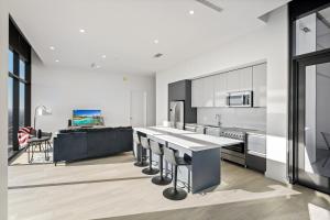 Luxurious Highland Park Penthouse with Stunning Views