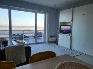 BEL AIR HOLIDAY - Romantic Studio with Seaview T11