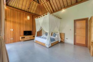 Lumira Villa 4BR Tropical Retreat in Uluwatu