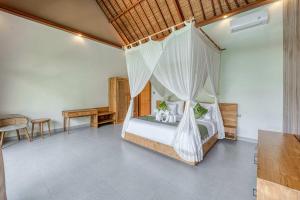 Lumira Villa 4BR Tropical Retreat in Uluwatu