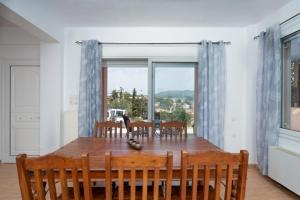 Spacious house with seaview