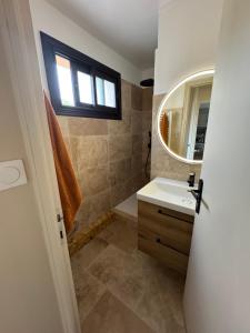 T2 coloré proche mer terrasse parking