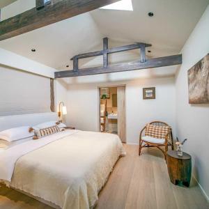 Sun Nest Yoga Designer Meisu Lijiang Shuhe Ancient Town Branch