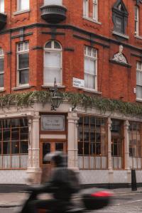 The Old Farmhouse Pub and Rooms