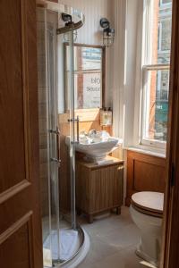 The Old Farmhouse Pub and Rooms