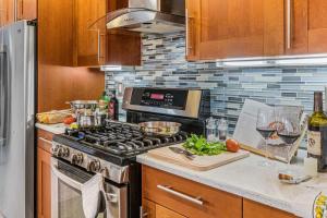 Luxurious Pool & Sauna Home with Beautiful Gardens