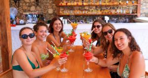 Mad Monkey Nusa Lembongan