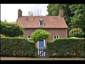 House on the river Schelde - Driewegen