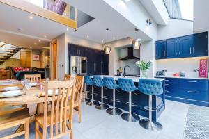 Incredible Home Driveway Piano Workspace