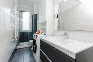 Lugano S&S Home, moderna e tranquilla, vicino al Centro di Milano, con parcheggio gratuito esterno