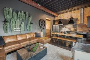 Westside Escape - Silver Point