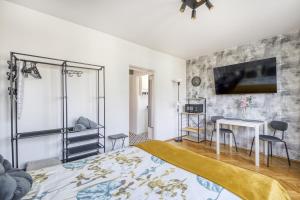 Super central, amazing view! 55smart TV & fast WiFi