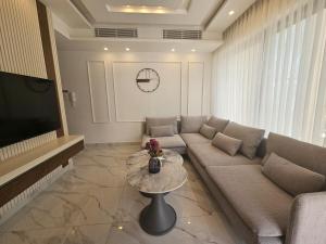 Shamsi Apartments 008