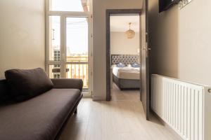 Globetrotter Studios by Victus