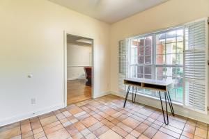 6 Mi to Dtwn Albany Convenient Home with Patio