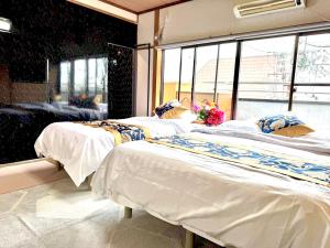 Mito Houses 20 or 27 Pax - Bus & Breakfast Options