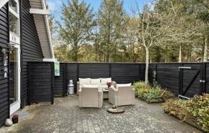 Cozy Home In Spøttrup With Wifi