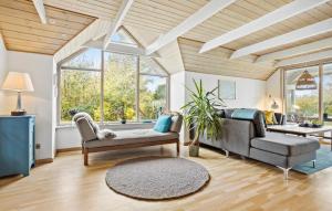 Cozy Home In Spøttrup With Wifi