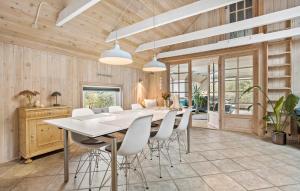 Cozy Home In Spøttrup With Wifi