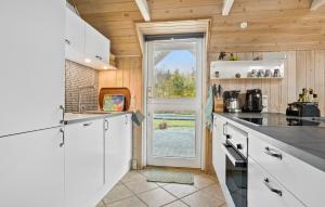 Cozy Home In Spøttrup With Wifi