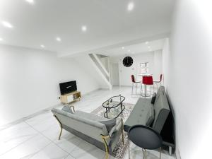 3-Bedroom House in Windsor-Heathrow