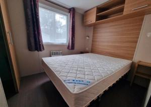 LOCATION MOBIL HOME 40m carré de 2 à 8 personnes en bords de mer