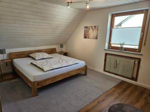 Gemütliches Ferienhaus in Schnaid mit zwei separaten und geräumigen Wohnungen - ausgestattet mit je einer großen Küche, zwei Schlafzimmern und einem Badezimmer