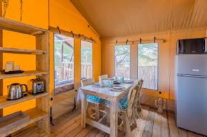 Punta Falconera camping & village