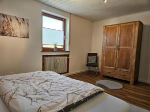 Gemütliches Ferienhaus in Schnaid mit zwei separaten und geräumigen Wohnungen - ausgestattet mit je einer großen Küche, zwei Schlafzimmern und einem Badezimmer