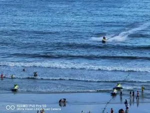 Azure Tide Retreat Holiday Hotel - Huidong