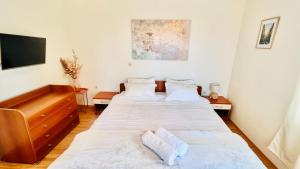 Luxury Beach Villa w Sea Sunset Views